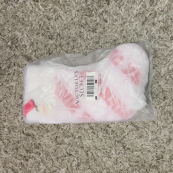 PINK vs stocking Christmas - Picture 2 of 2